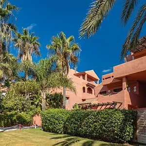 https://penthouse-majestic-costa-golf-casares.1costadelsol.com